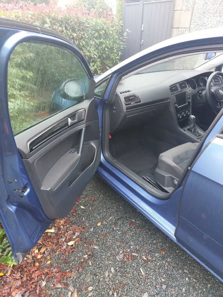 Volkswagen Golf 2013 - Image 2