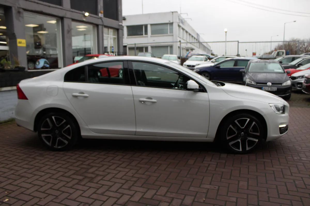 2.0D4 SE LUXURY PLUS 4DR SALOON AUTO WITH ONLY  35 - Image 3