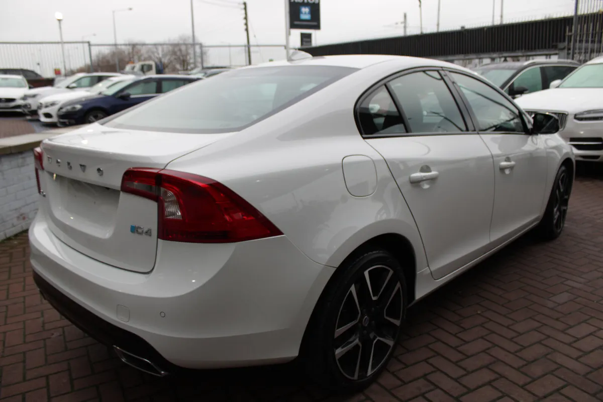 2.0D4 SE LUXURY PLUS 4DR SALOON AUTO WITH ONLY  35 - Image 4