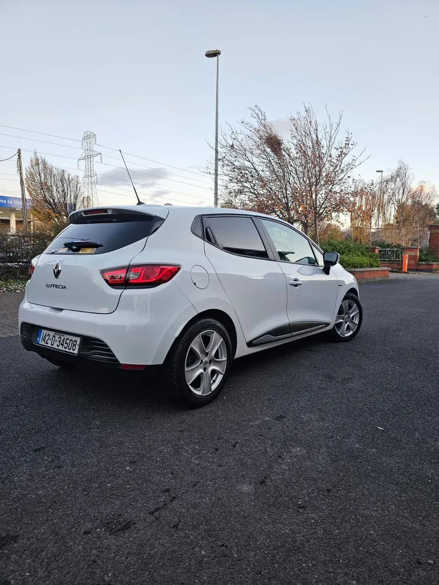Renault Clio 2014 Automatic - Image 2