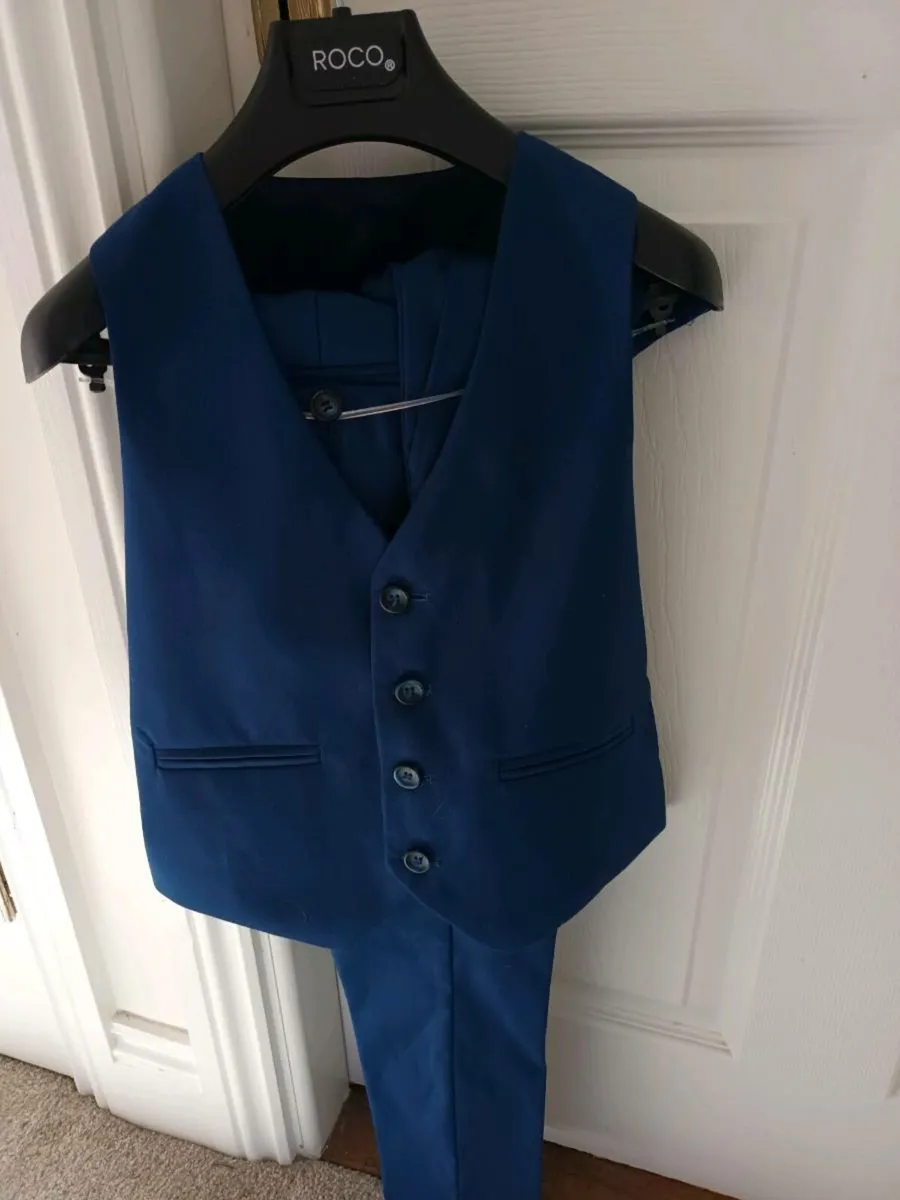 Slim fit navy/blue boys suit. - Image 3