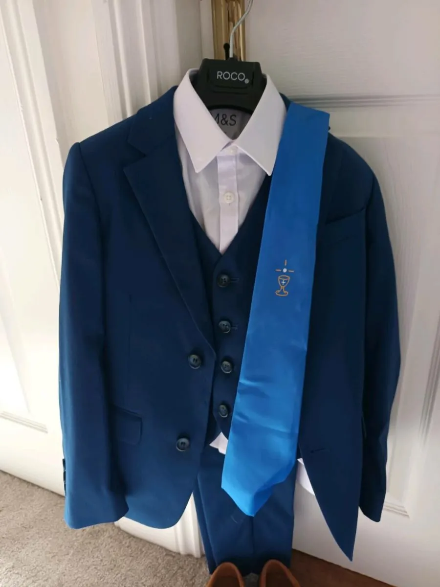 Slim fit navy/blue boys suit. - Image 4