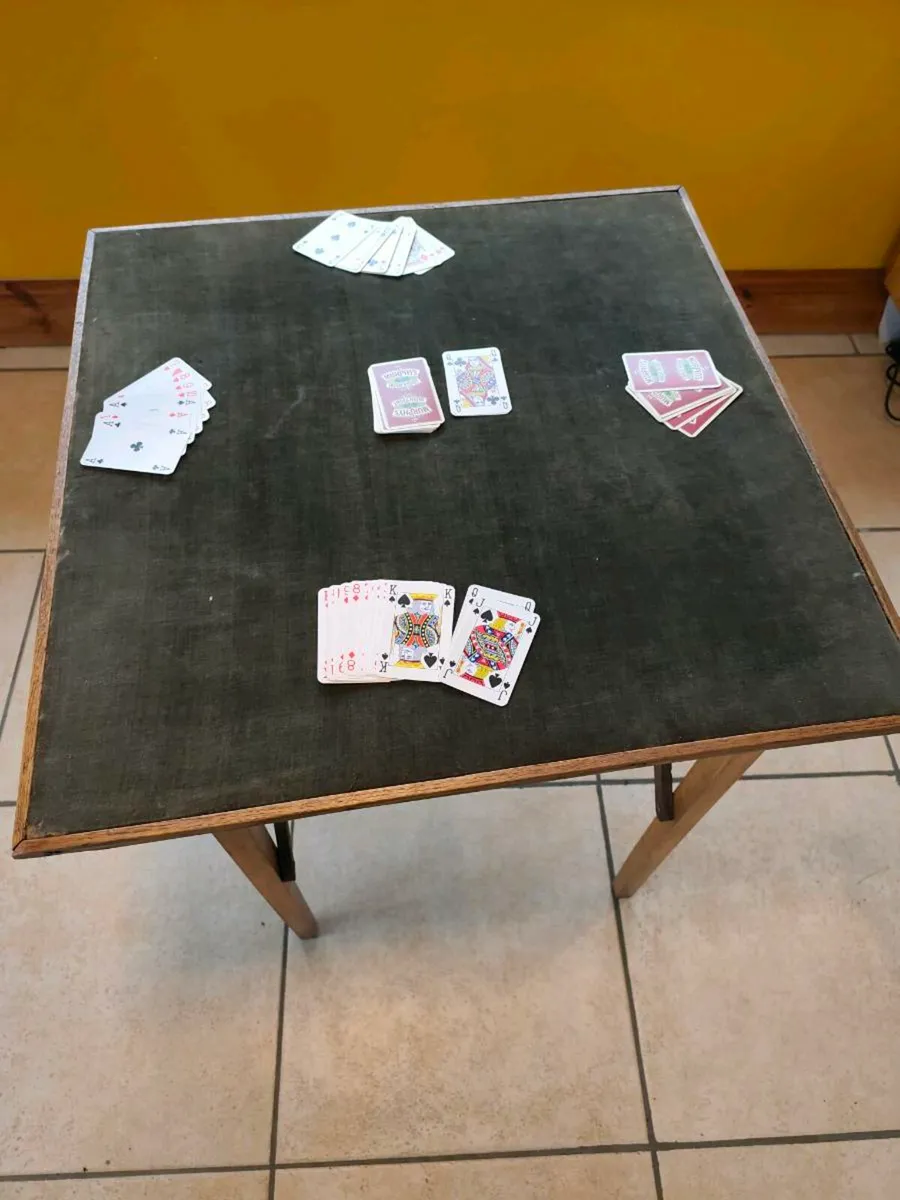 Vintage foldable card table - Image 1