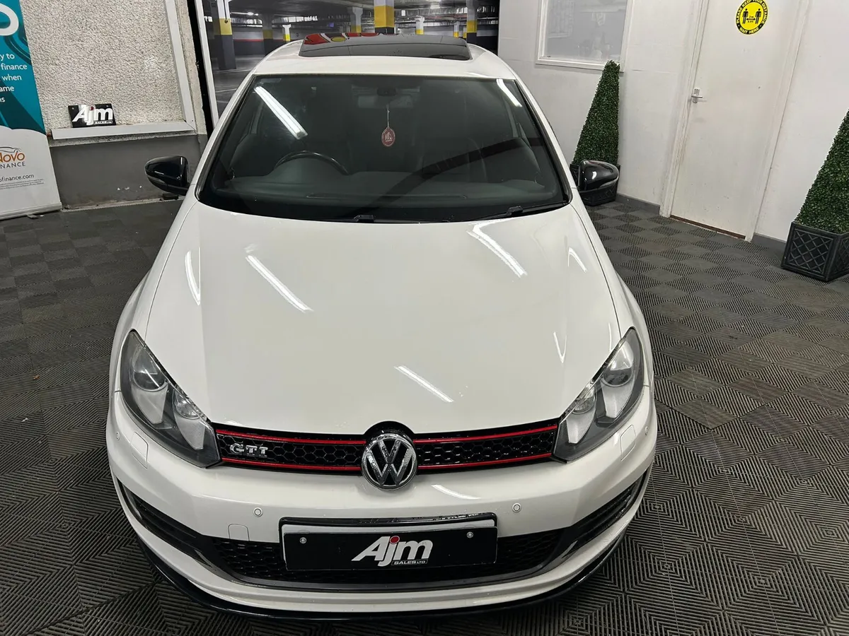 Volkswagen Golf 2010 TSI GTI - Image 2
