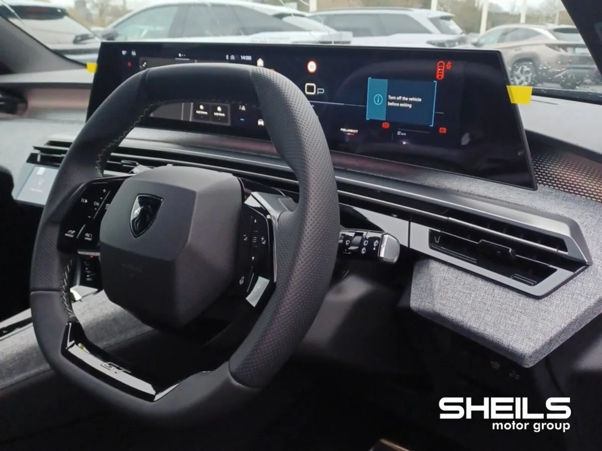 Peugeot 5008 GT 73kWh 210bhp - Image 3