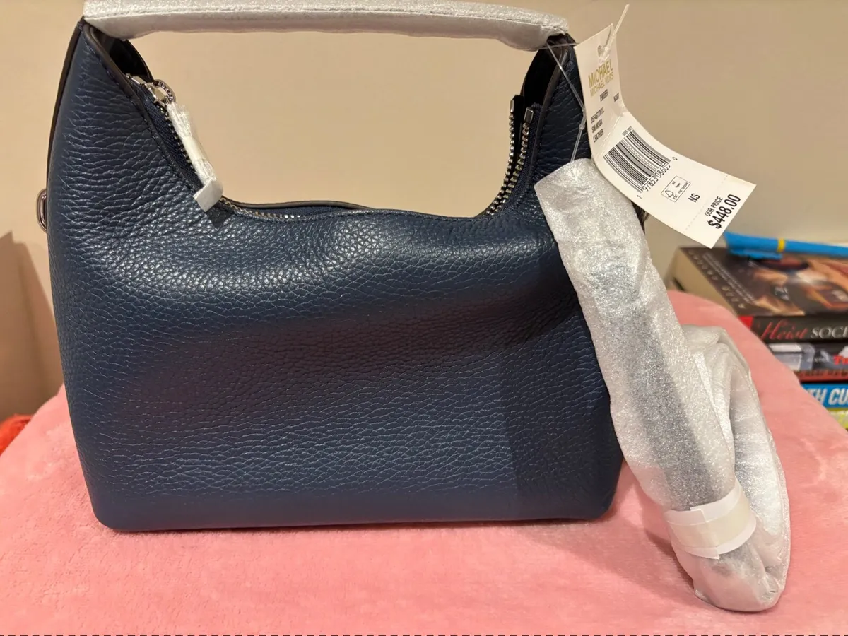 Handbags-designer. Michael Kors - Image 4