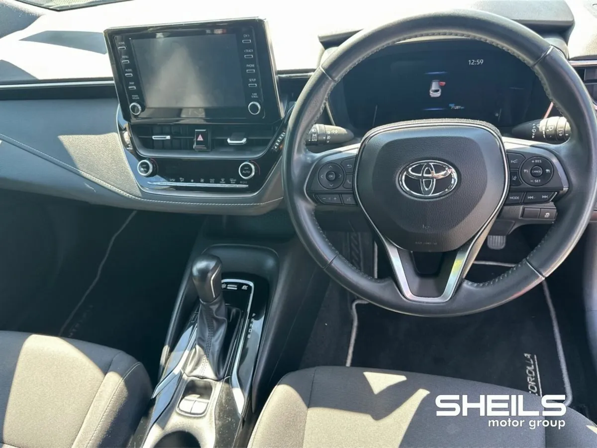 Toyota Corolla Automatic 1.8 Hybrid Luna Estate - Image 3