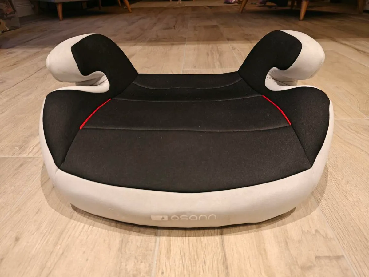 Osann ISOFIX booster seat - Image 1