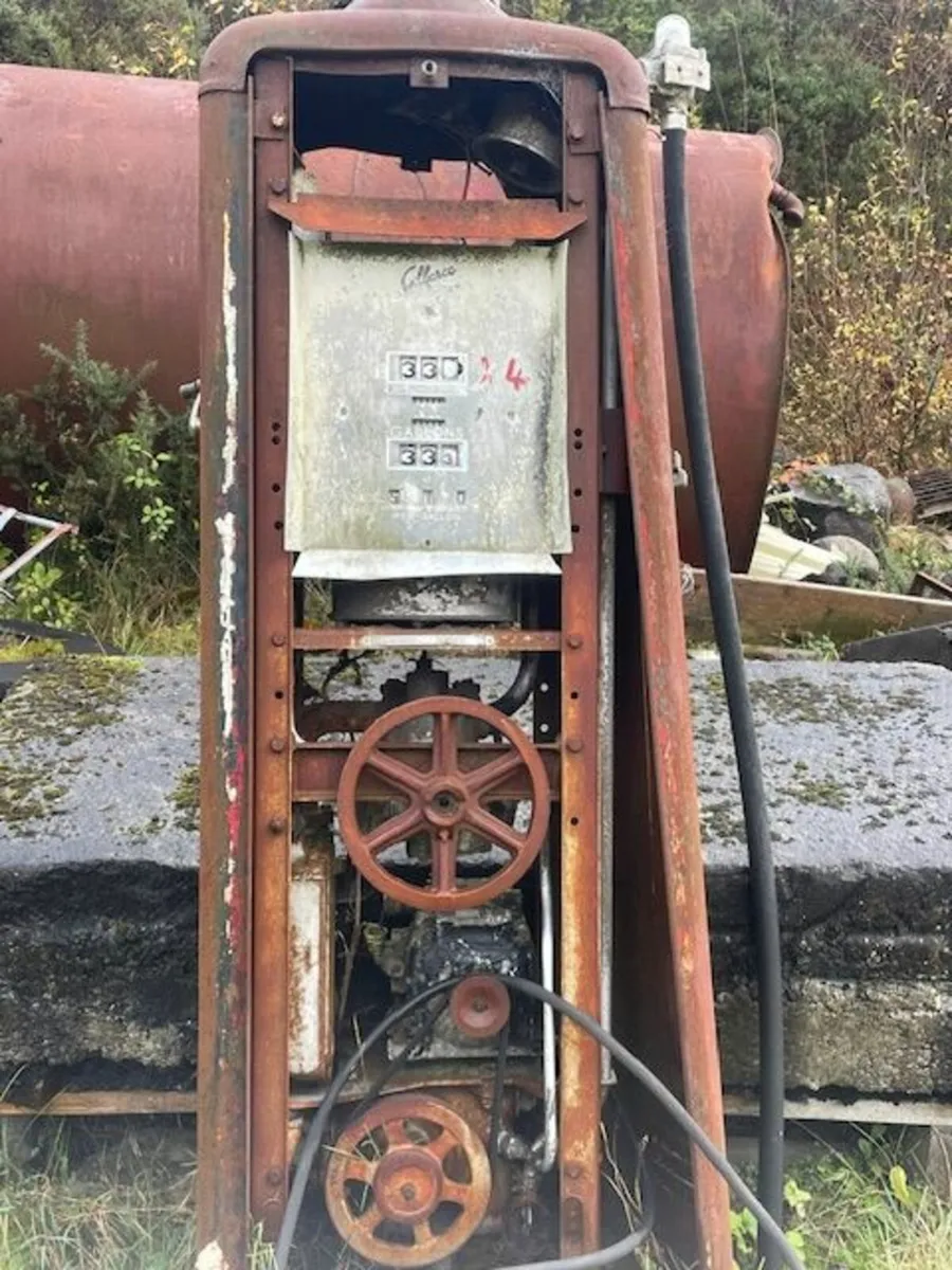 Shed Clearance - Old Pumps / Saws / Lathe etc - Image 1