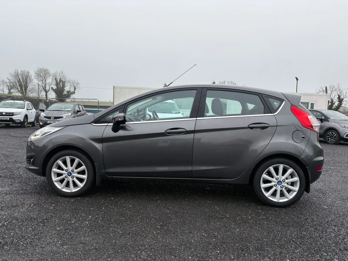 Ford Fiesta 2016 1.25 petrol low kms - Image 4