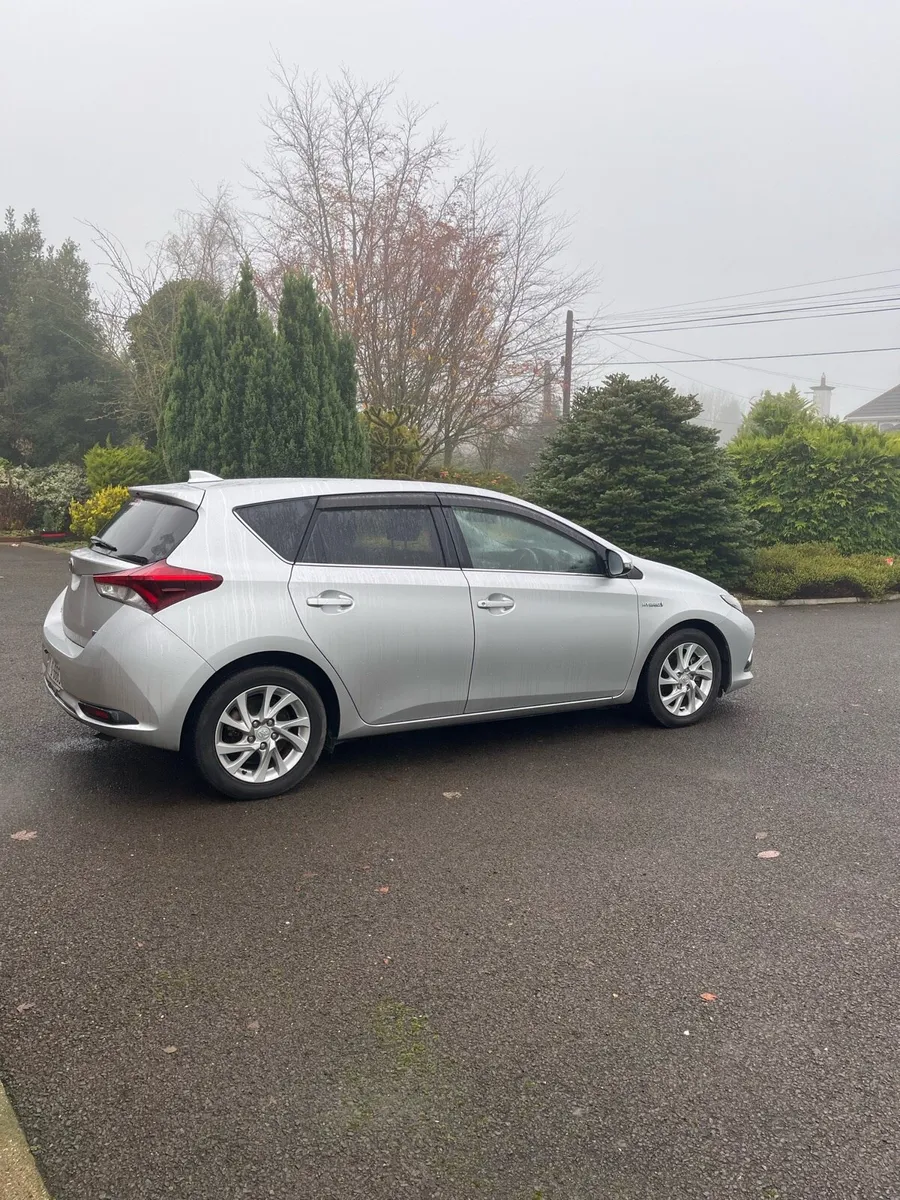 Toyota Auris 1.8 Petrol-Hybrid Automatic NCT 10/27 - Image 3