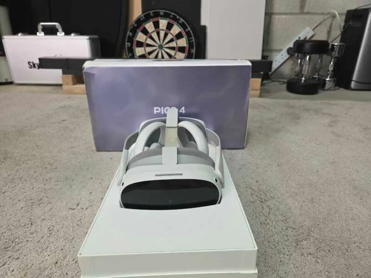 Pico 4 VR Headset - Image 1