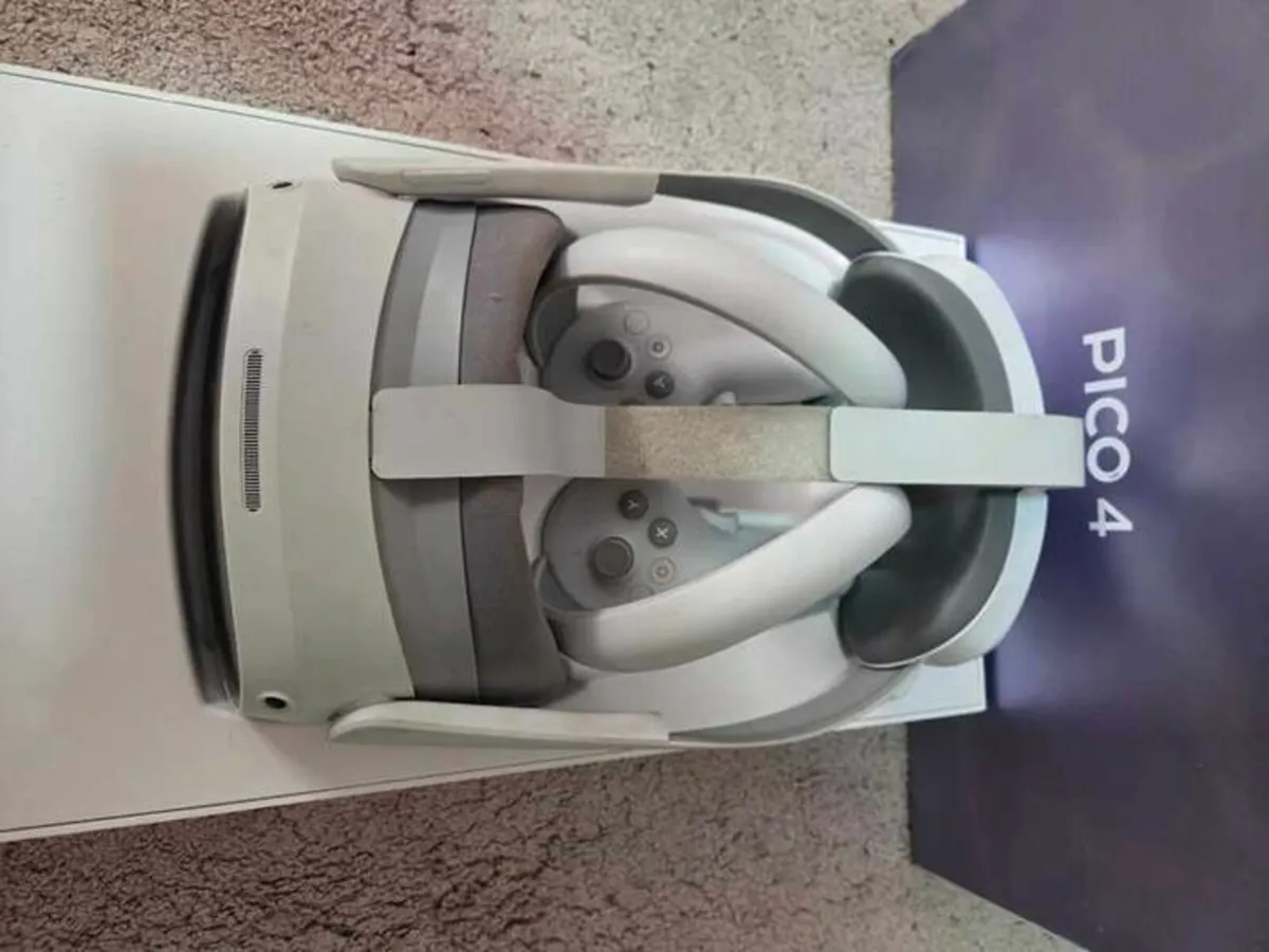 Pico 4 VR Headset - Image 2