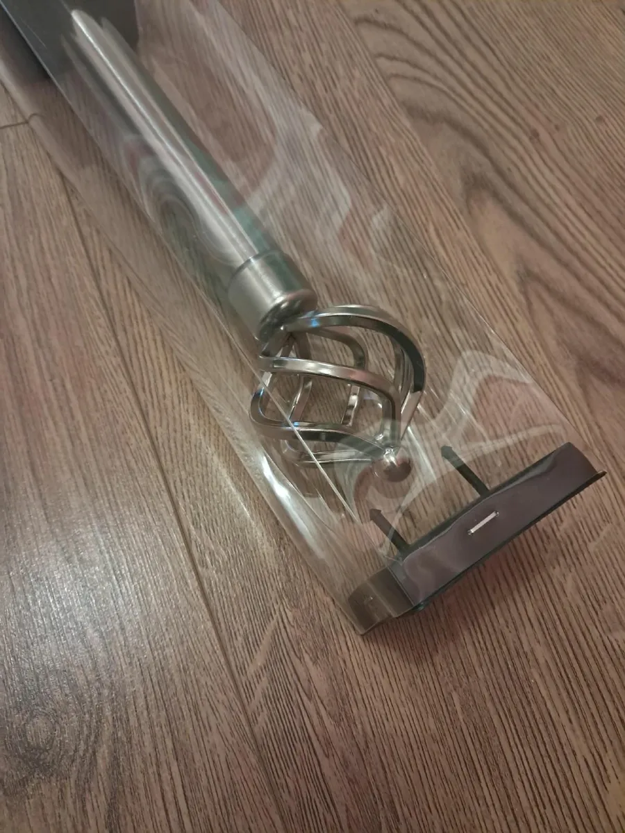 Curtain pole- Extendable  200-300cm - Image 2