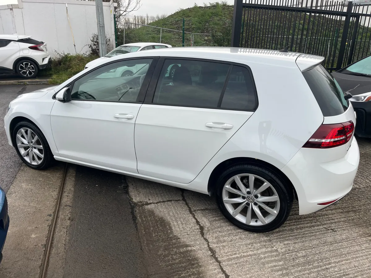 VOLKSWAGEN GOLF 2017, 1.2 TSI 5DR AUTO LOW KMS - Image 4