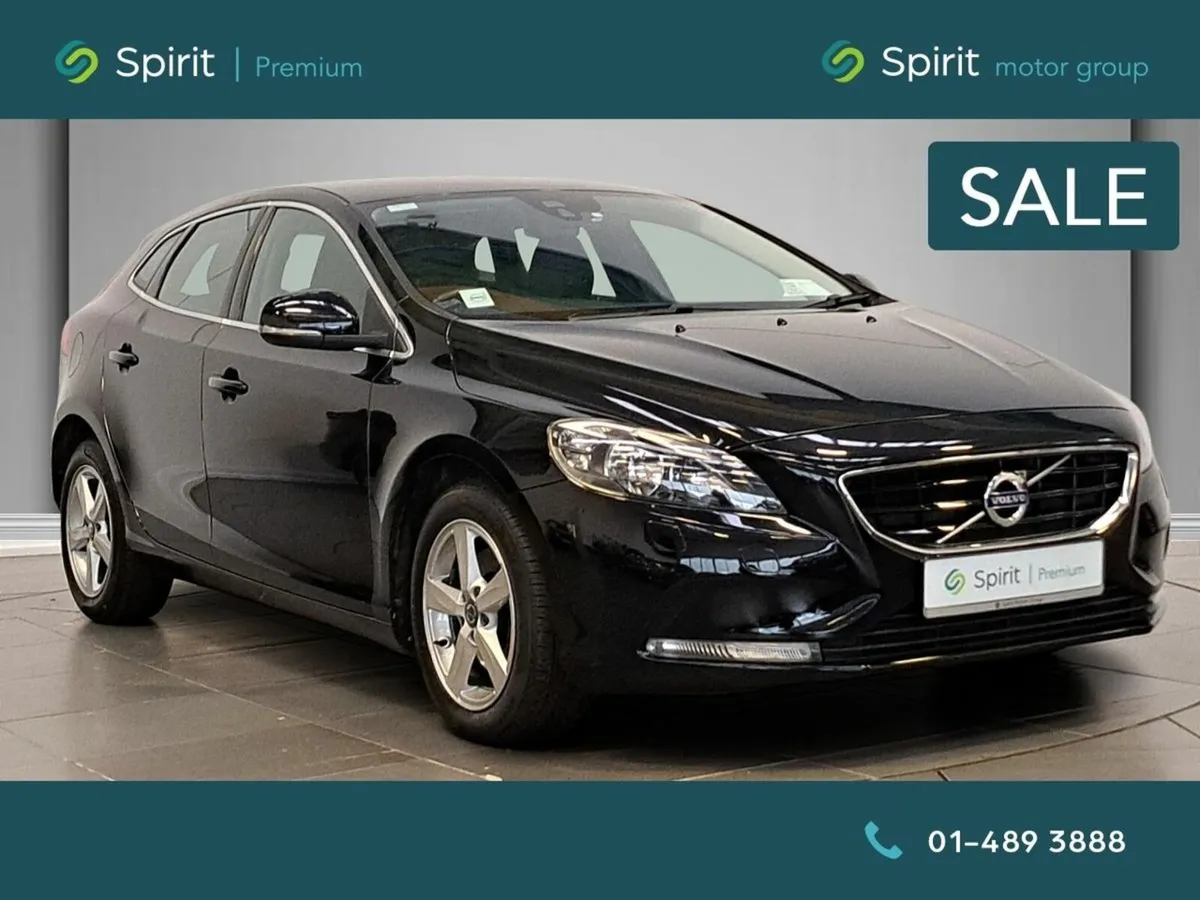 Volvo V40 D2  SE+Leather*Call John 0861913954 - Image 1