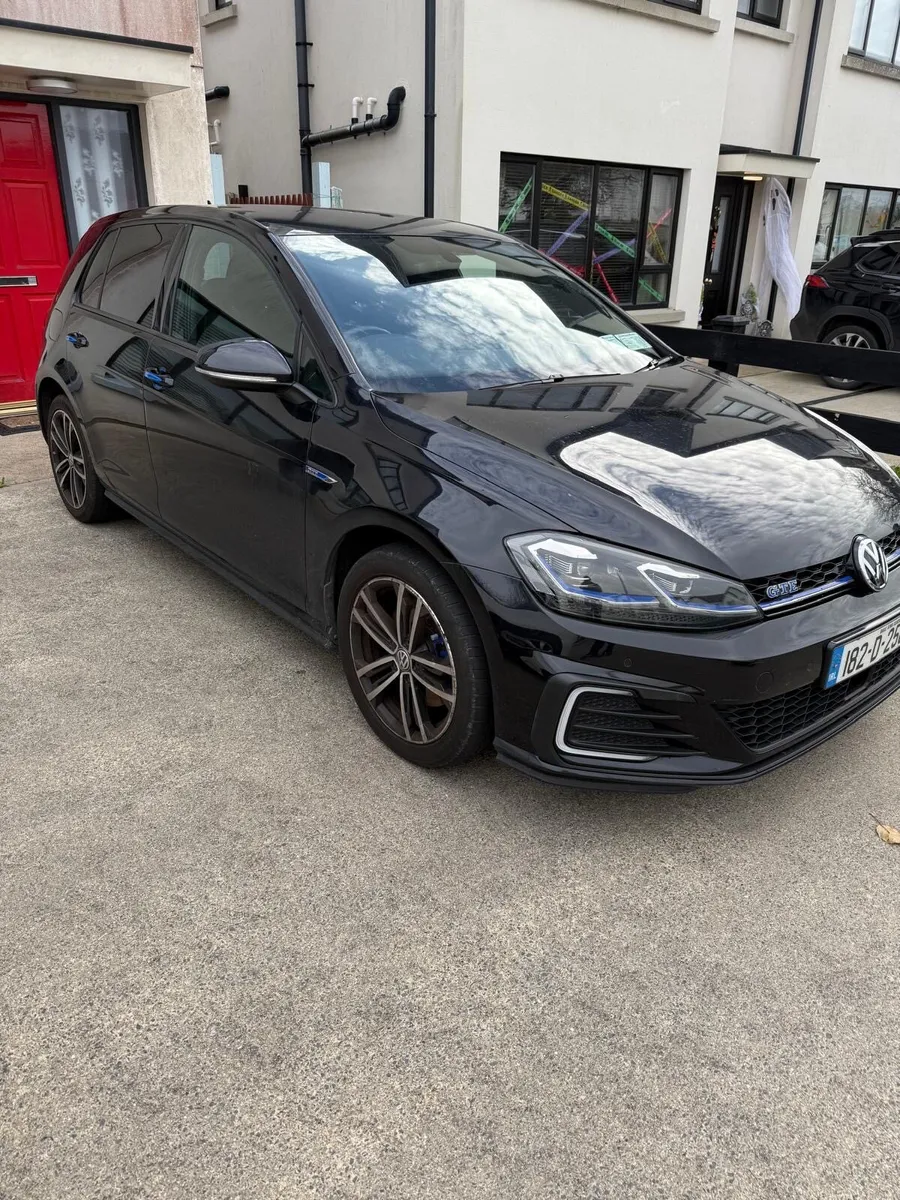 Volkswagen Golf GTE Sports - Image 1