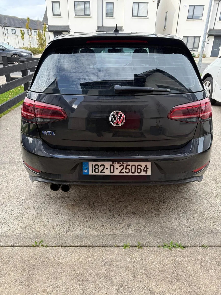 Volkswagen Golf GTE Sports - Image 4