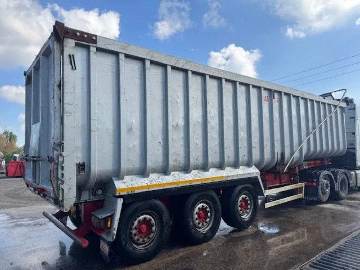 2016 Wilcox Tri Axle Alloy Bulk Tipping Trailer - Image 2