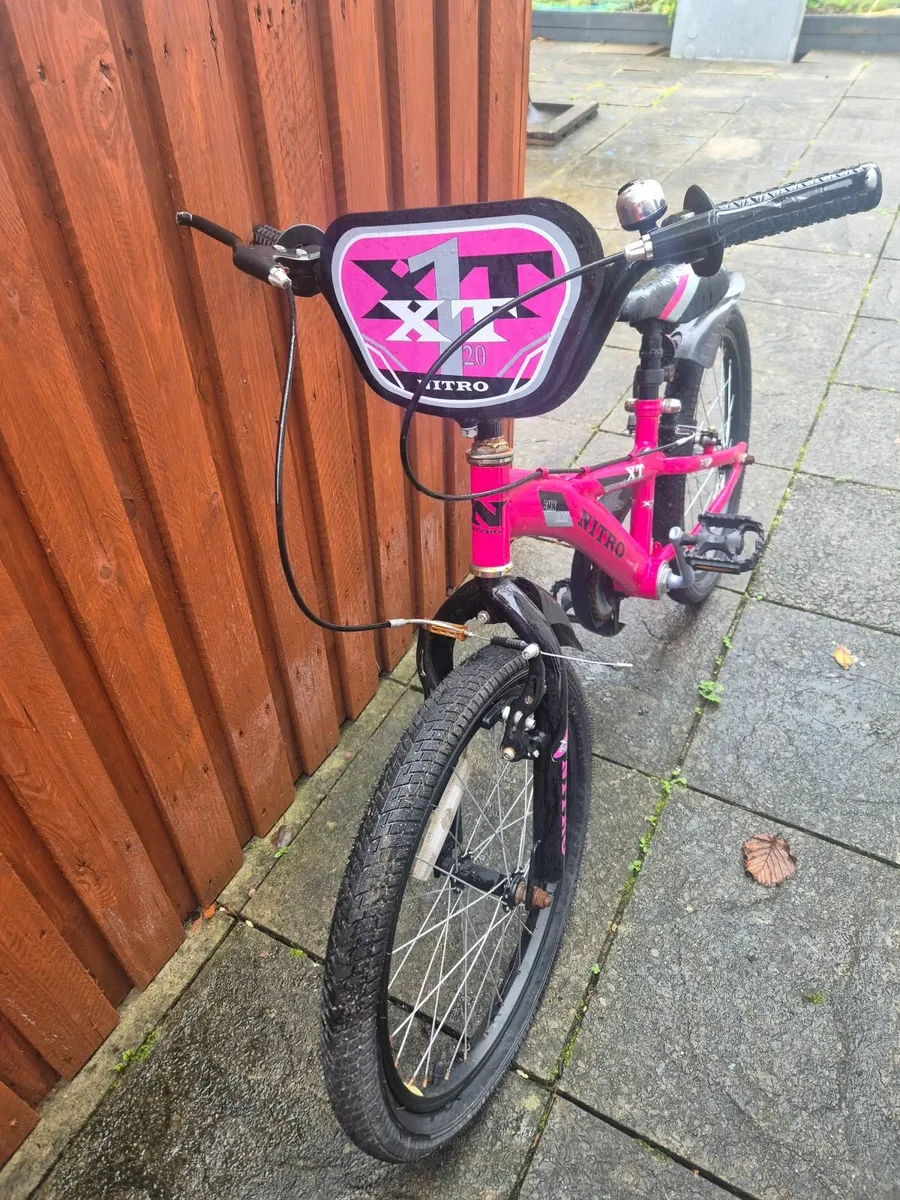 20 inch hot pink nitro bmx bike/ LOL doll helmet - Image 3