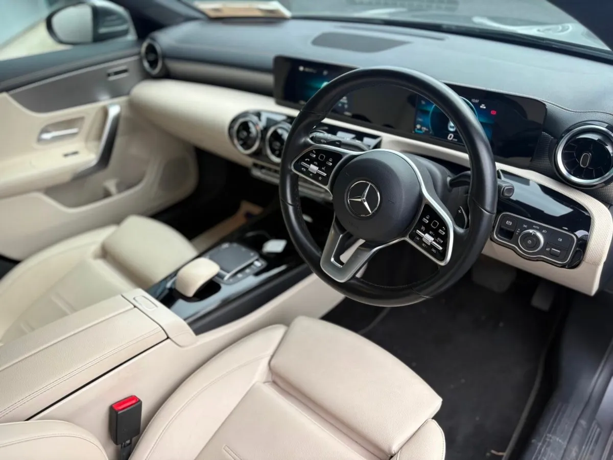 Mercedes-Benz CLA CLA180d Coup A/T Style - Image 4