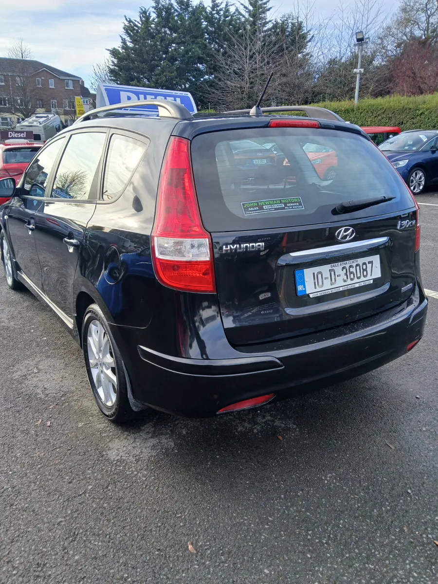 Hyundai i30 2010 diesel  5dr low mileage - Image 4