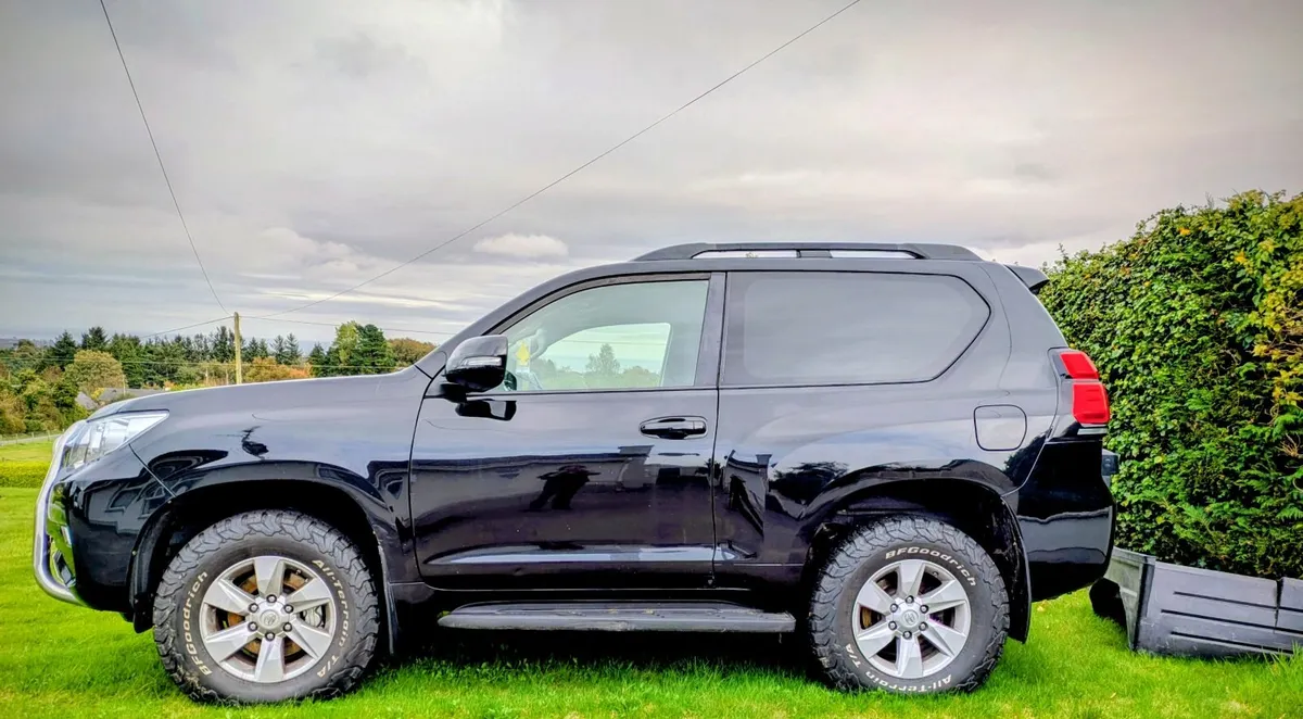 Toyota Land Cruiser 2018 SWB - Image 2