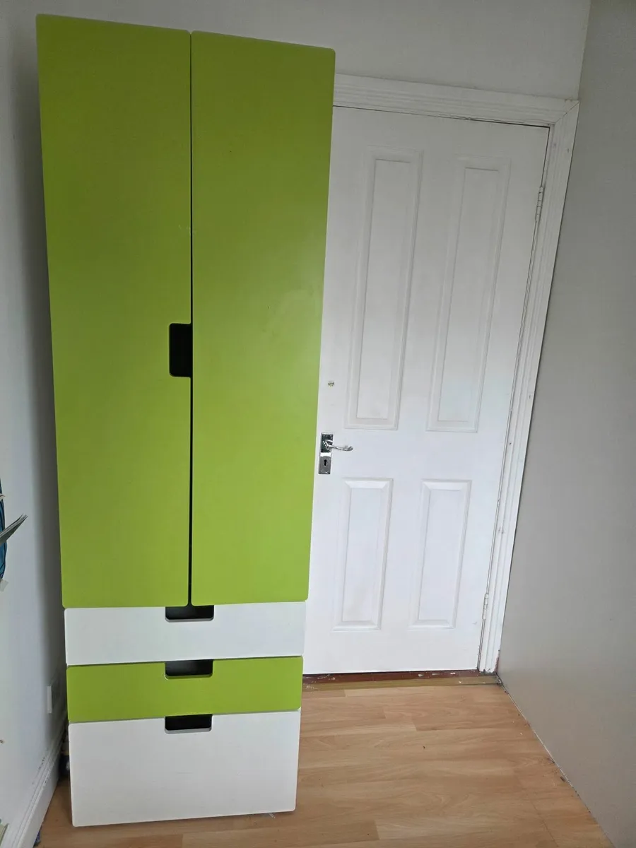 Kids wardrobe - Image 1