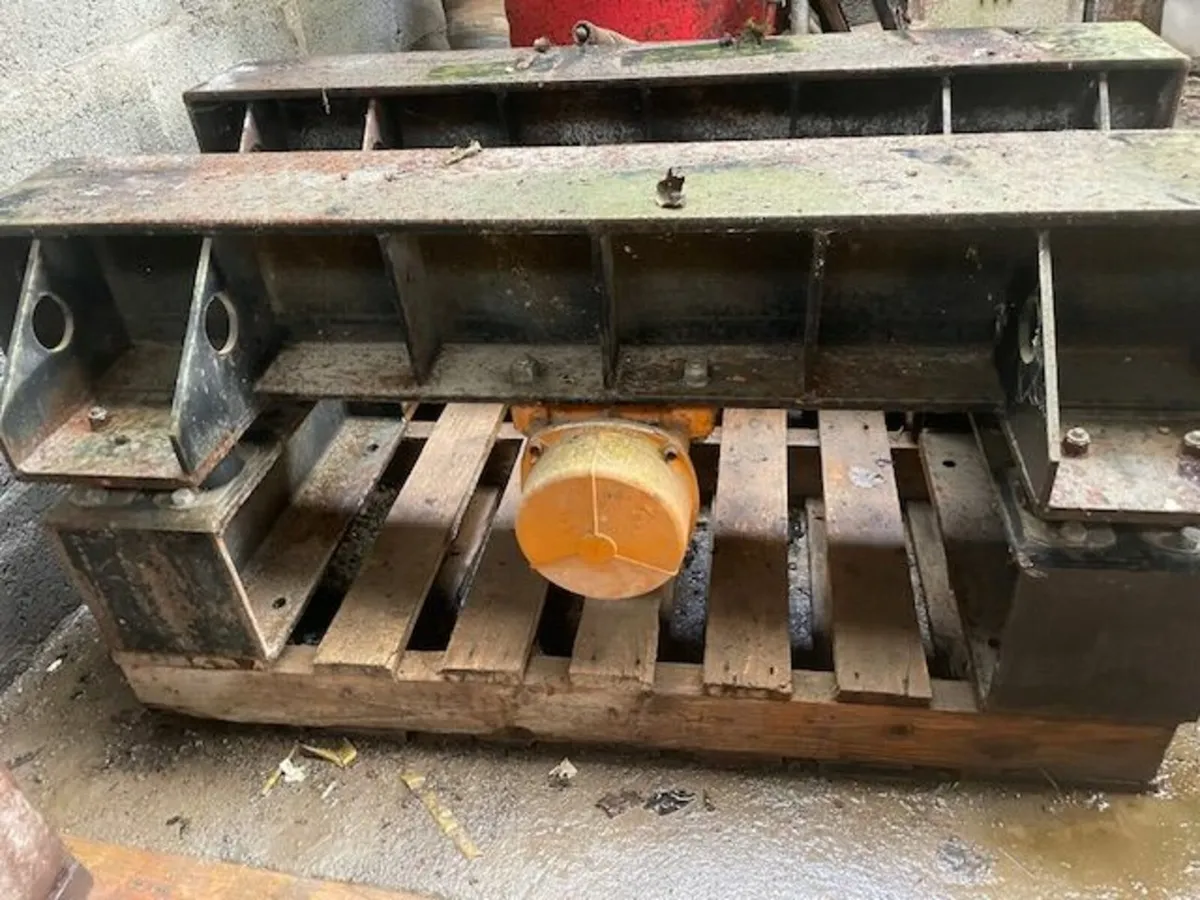 Precast Vibrating  Beams / Slat Moulds - Image 1
