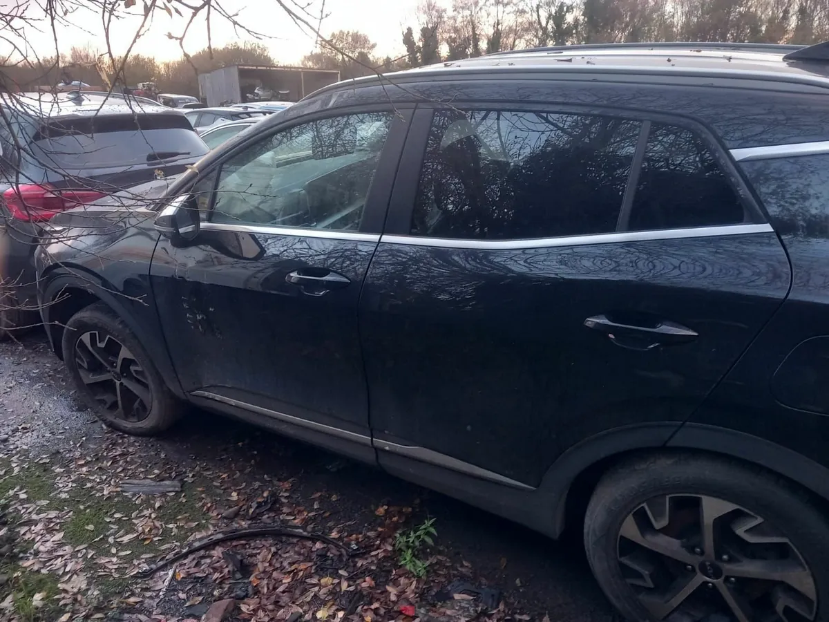 2023 kia sportage (FOR Parts / BREAKING) - Image 2