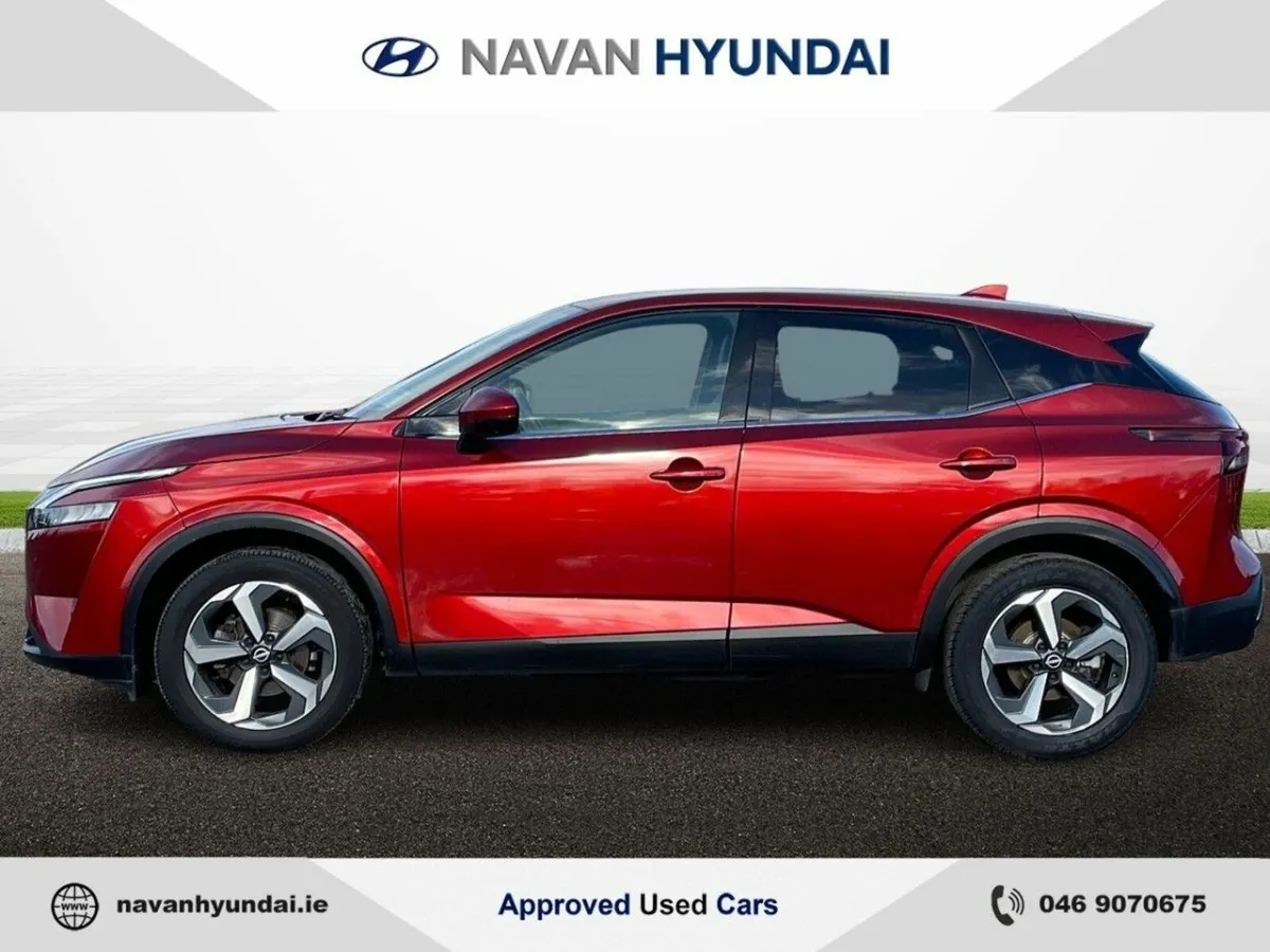 Nissan Qashqai 1.3 M/Hyb SV PREMIUM Auto - Image 4