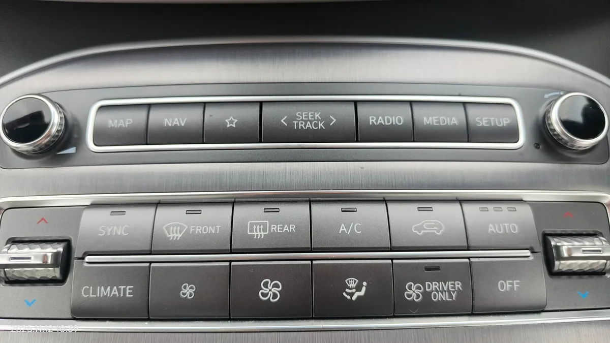 Hyundai Santa Fe 2021 - Image 4