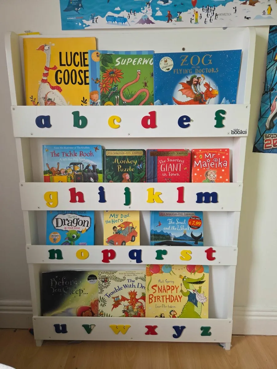 Tidy books kids bookcase - Image 1