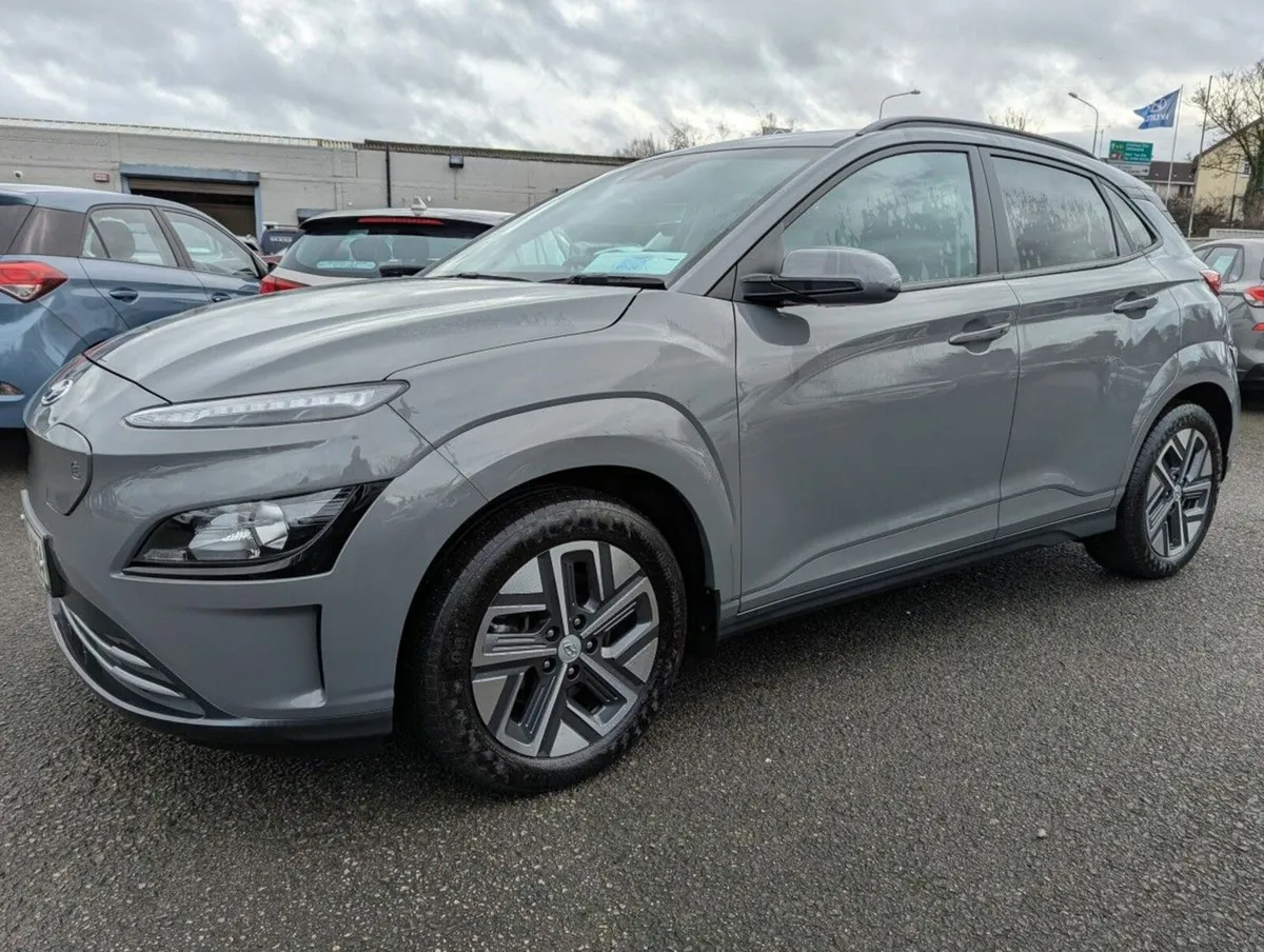 Hyundai KONA 64KW Premium *JUST ON SALE / LONG RAN - Image 2