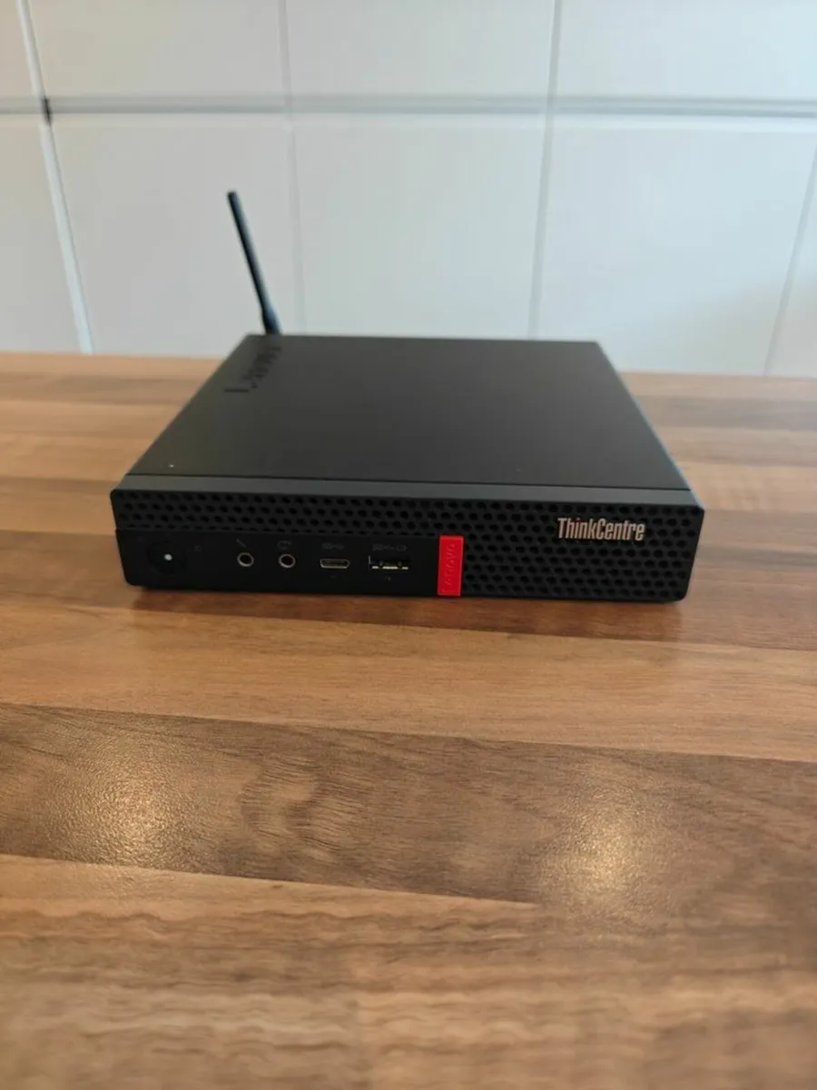 Lenovo ThinkStation M720q Tiny PC | i5 | 16GB | - Image 1