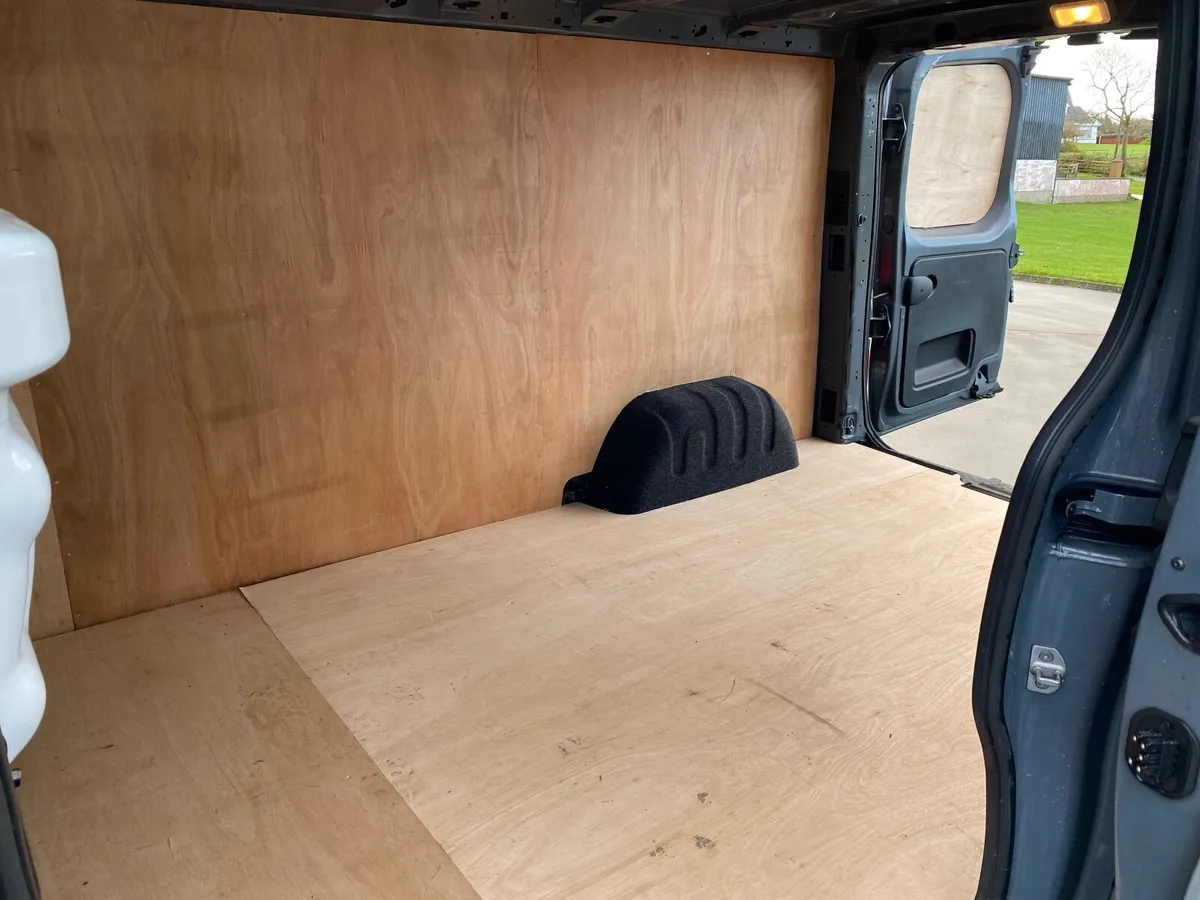 Renault Trafic 2021 - Image 4