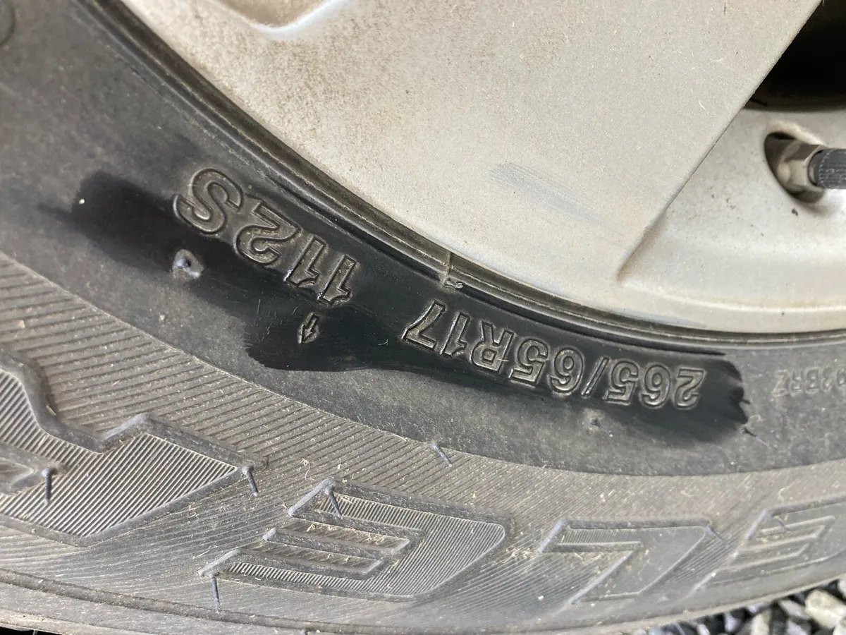 Toyota Landcruiser - Image 4