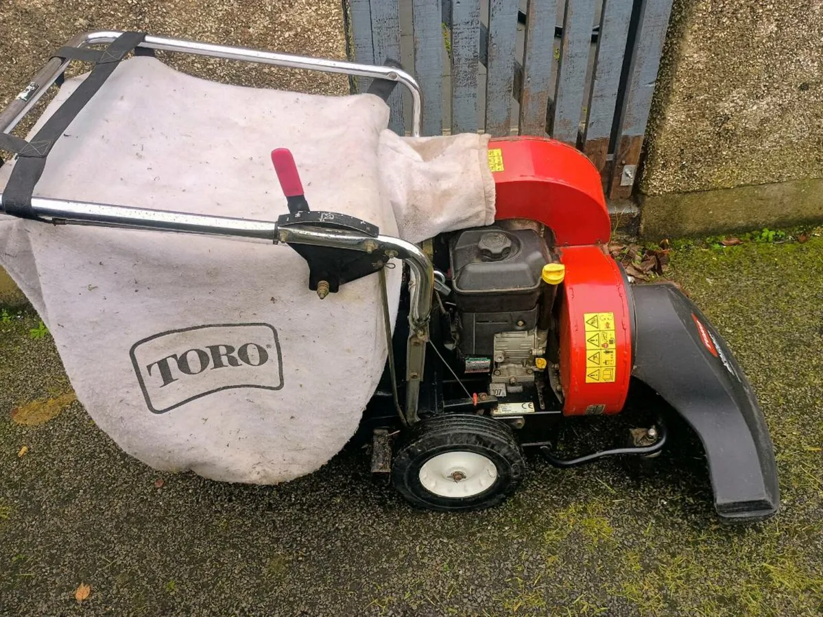 Toro leaf vacuum - Image 1