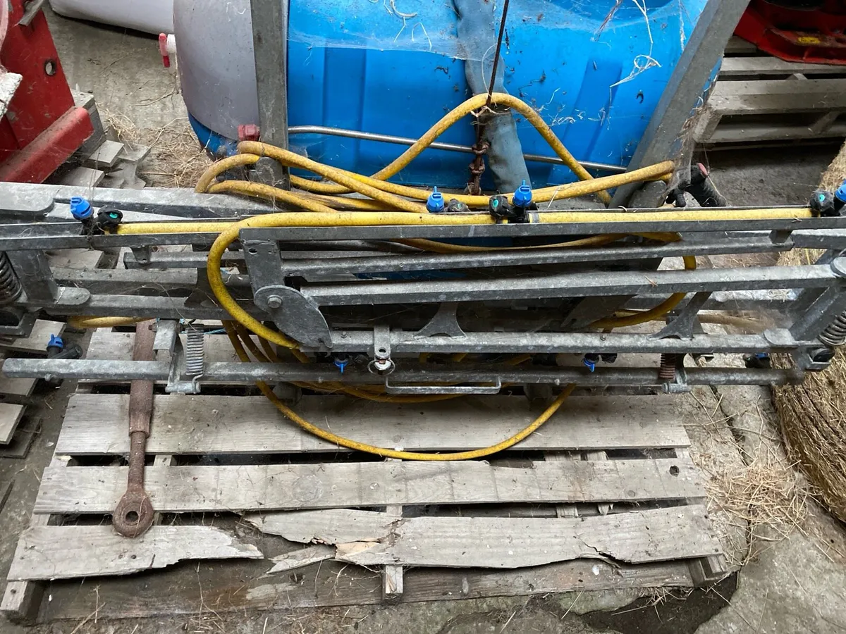 600 litre Boom sprayer - Image 2