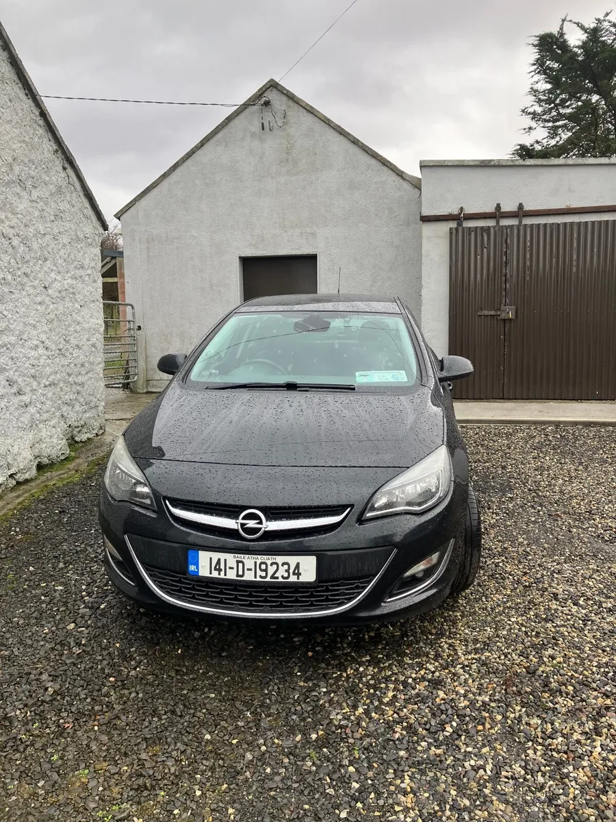 Opel Astra 2014 - Image 1