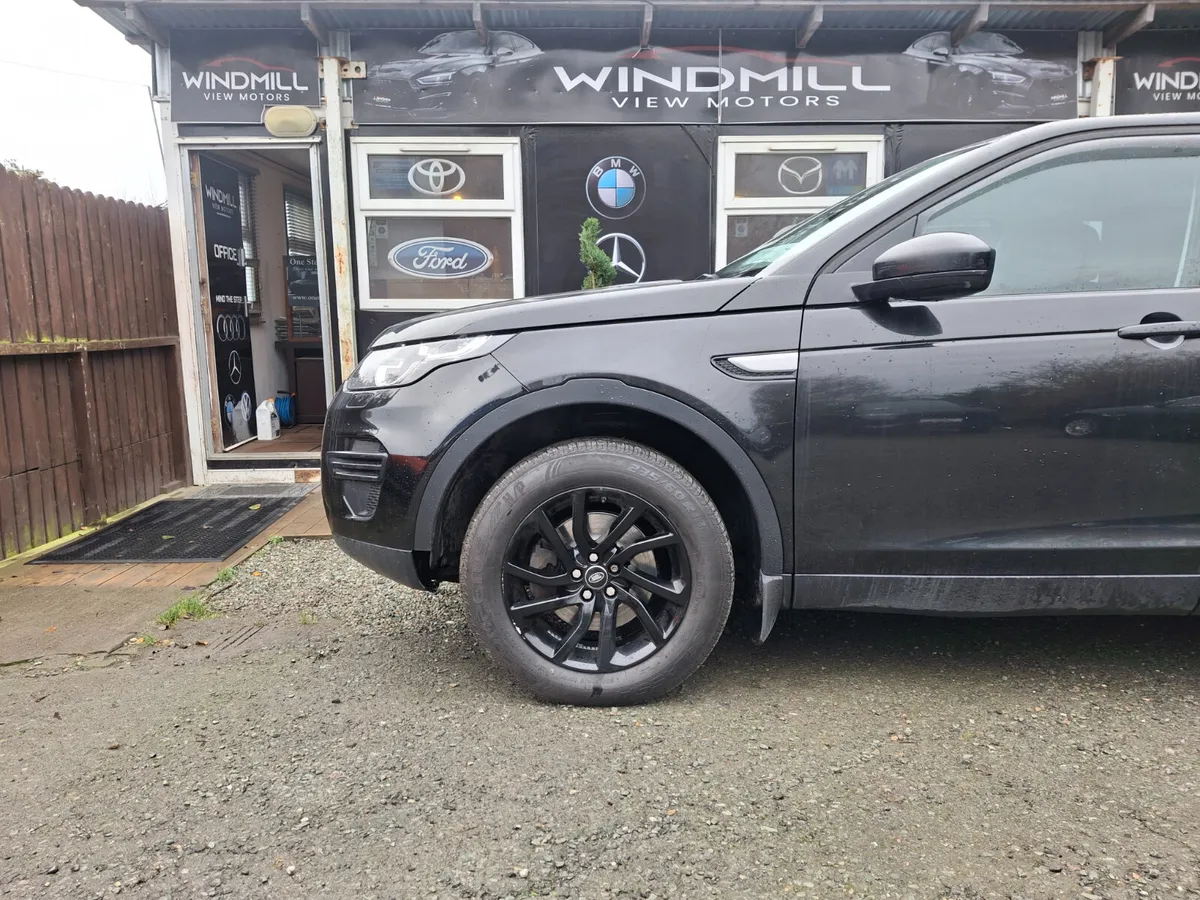 Land Rover Discovery Sport 2017 - Image 3