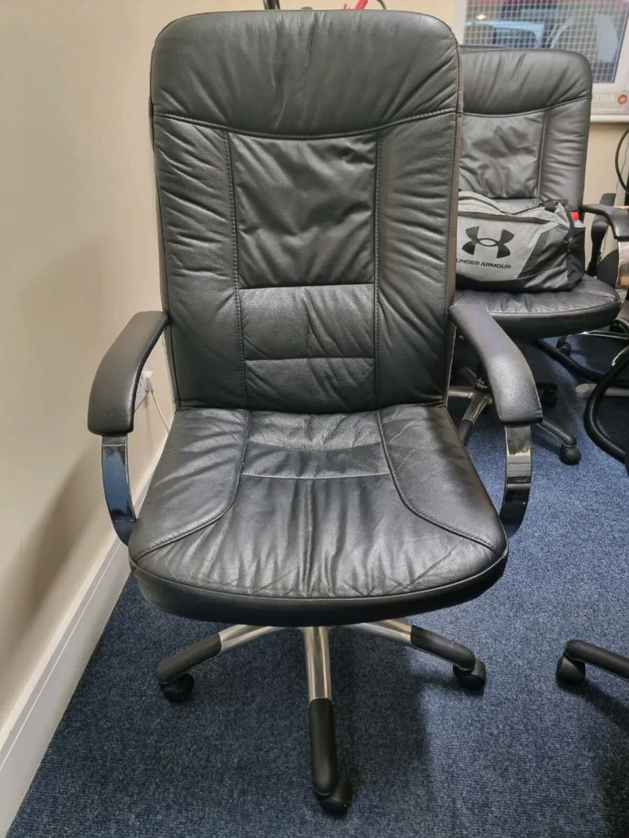 Office chairs - Image 1