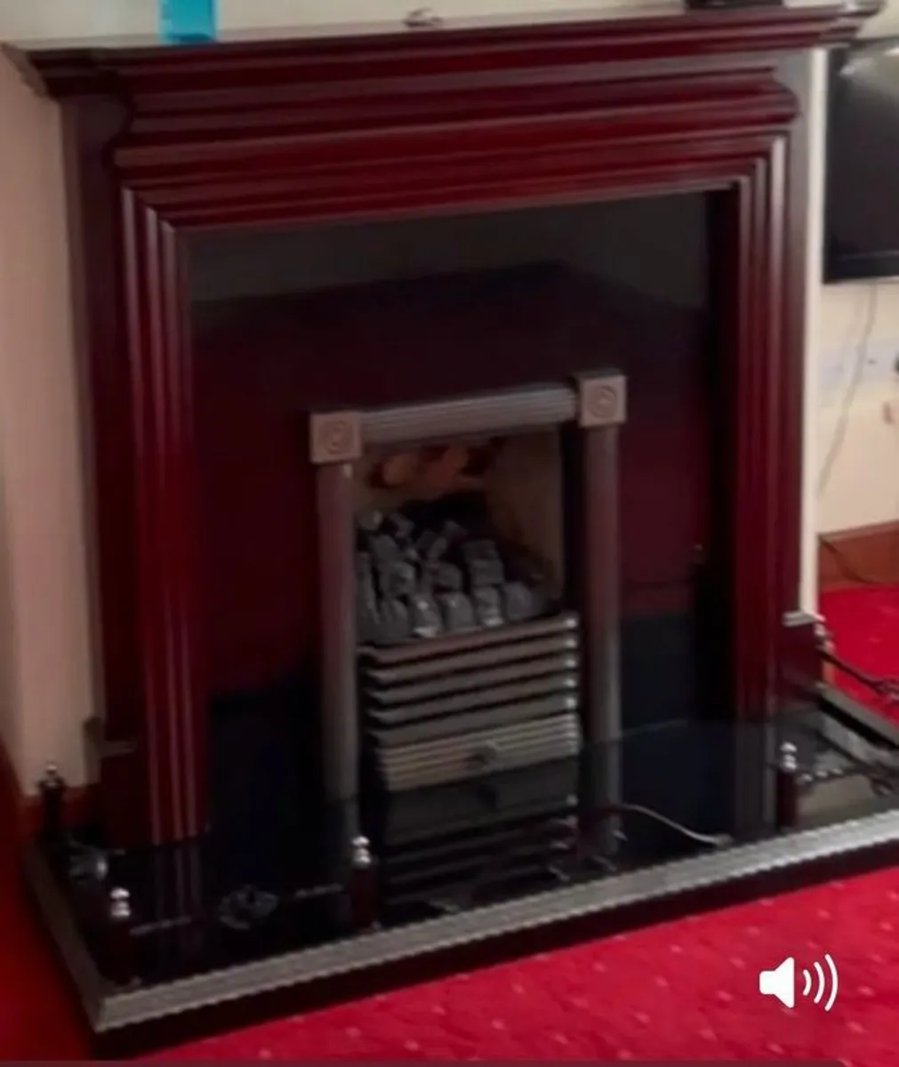 Dismantled gas fire place - Image 2