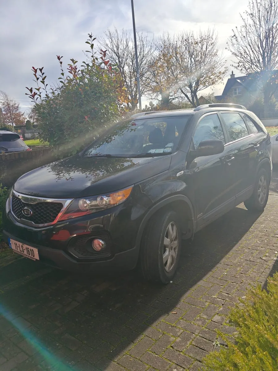 2011 Kia Sorento - Image 2