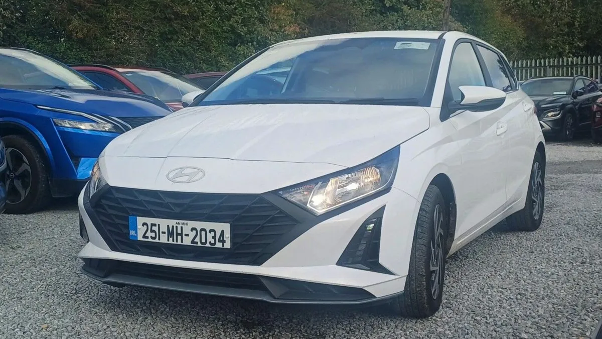Hyundai i20 Deluxe Plus - Image 3