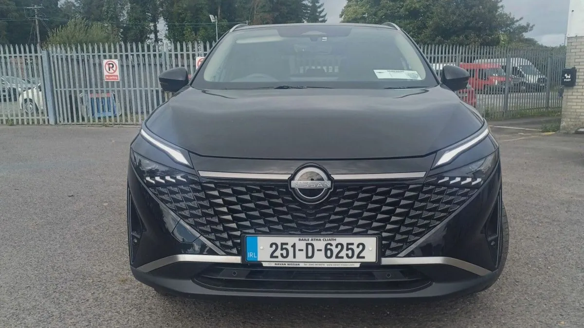 Nissan Qashqai 1.3 PET MILD HYBRID SV PREMIUM - Image 3