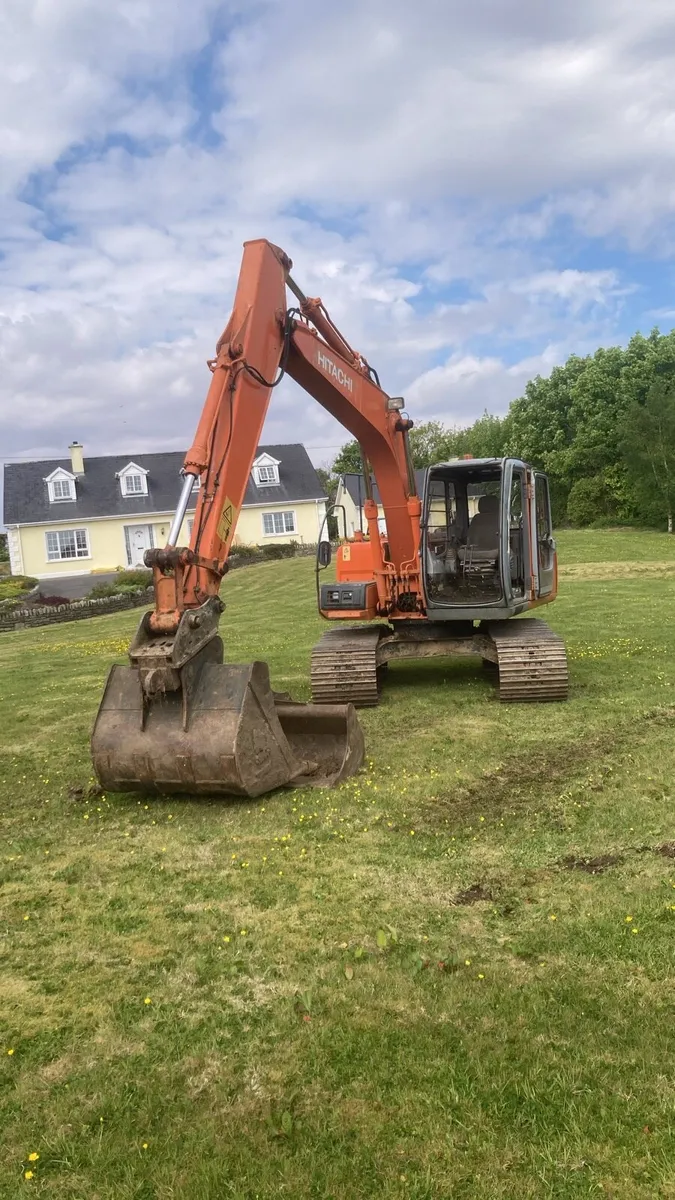 10 ton digger for hire with driver - Image 2