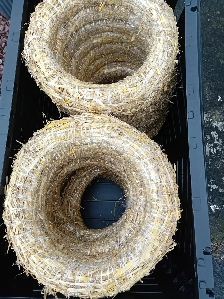 14 inch Straw wreaths x 20 wreaths - Image 3
