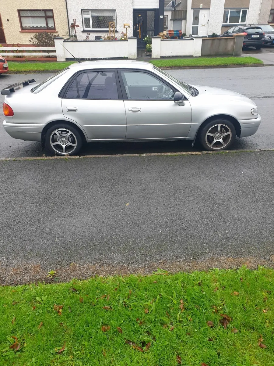 Toyota Corolla 2000 - Image 1