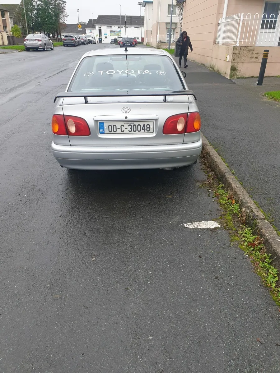 Toyota Corolla 2000 - Image 2